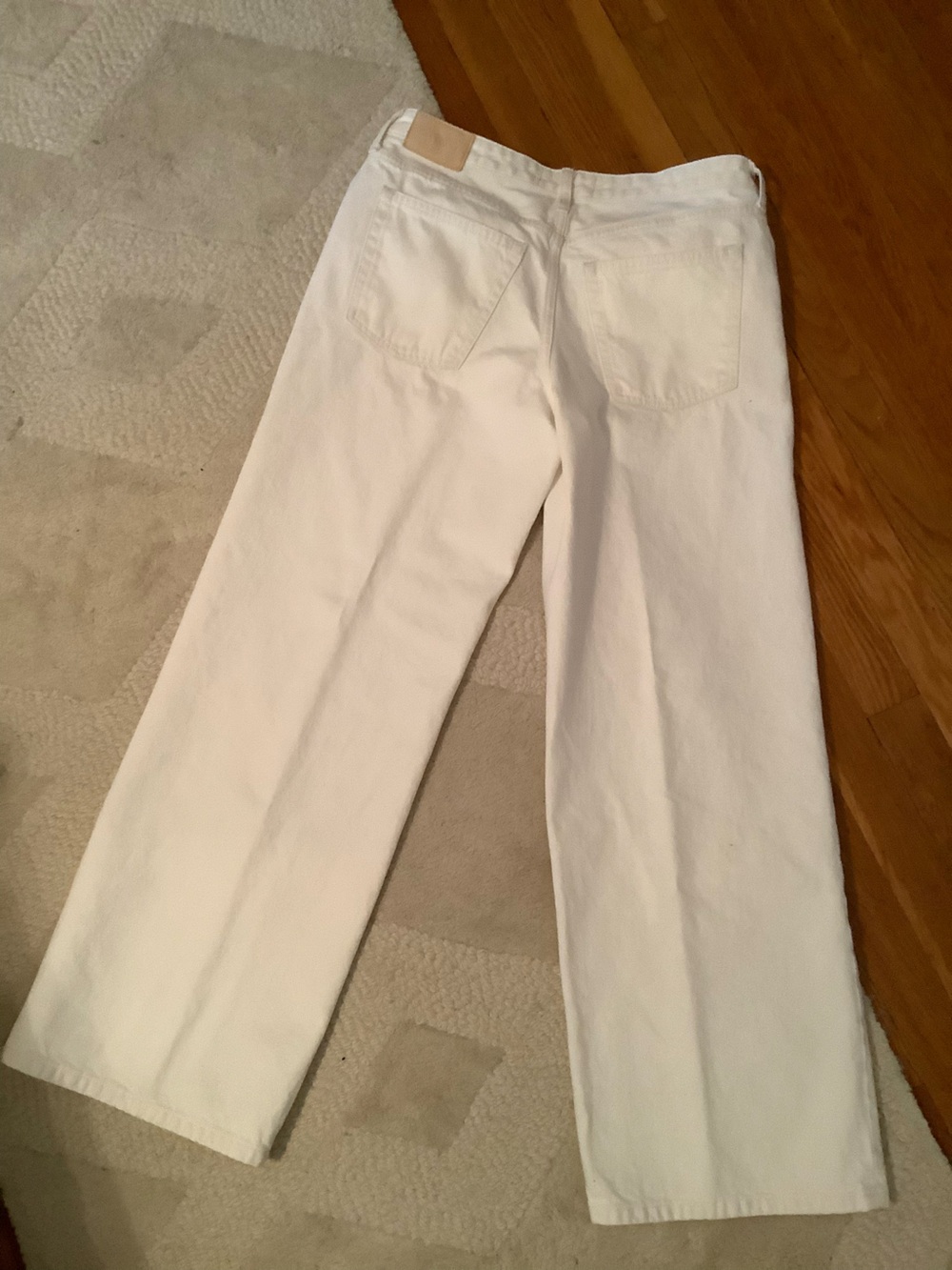 Everlane Mid Way jeans in bone. - Picture 3 of 5